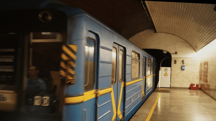 У метрополітені Києва пропонують роботу — кого шукають та скільки готові платити - 285x160