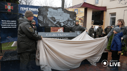 "Герои не умирают": в Одессе открыли мемориал погибшим военнослужащим - 285x160