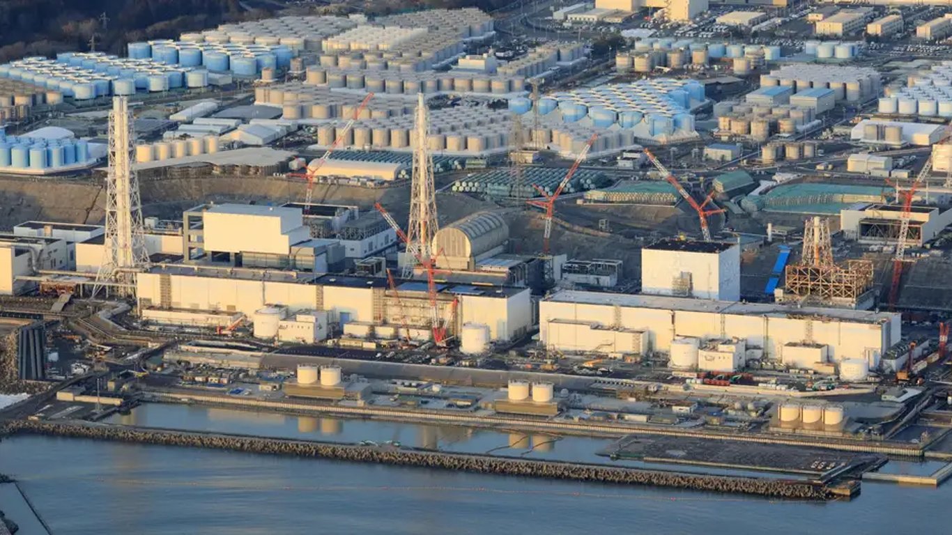 Япония будет сбрасывать вторую партию очищенной воды с АЭС в океан