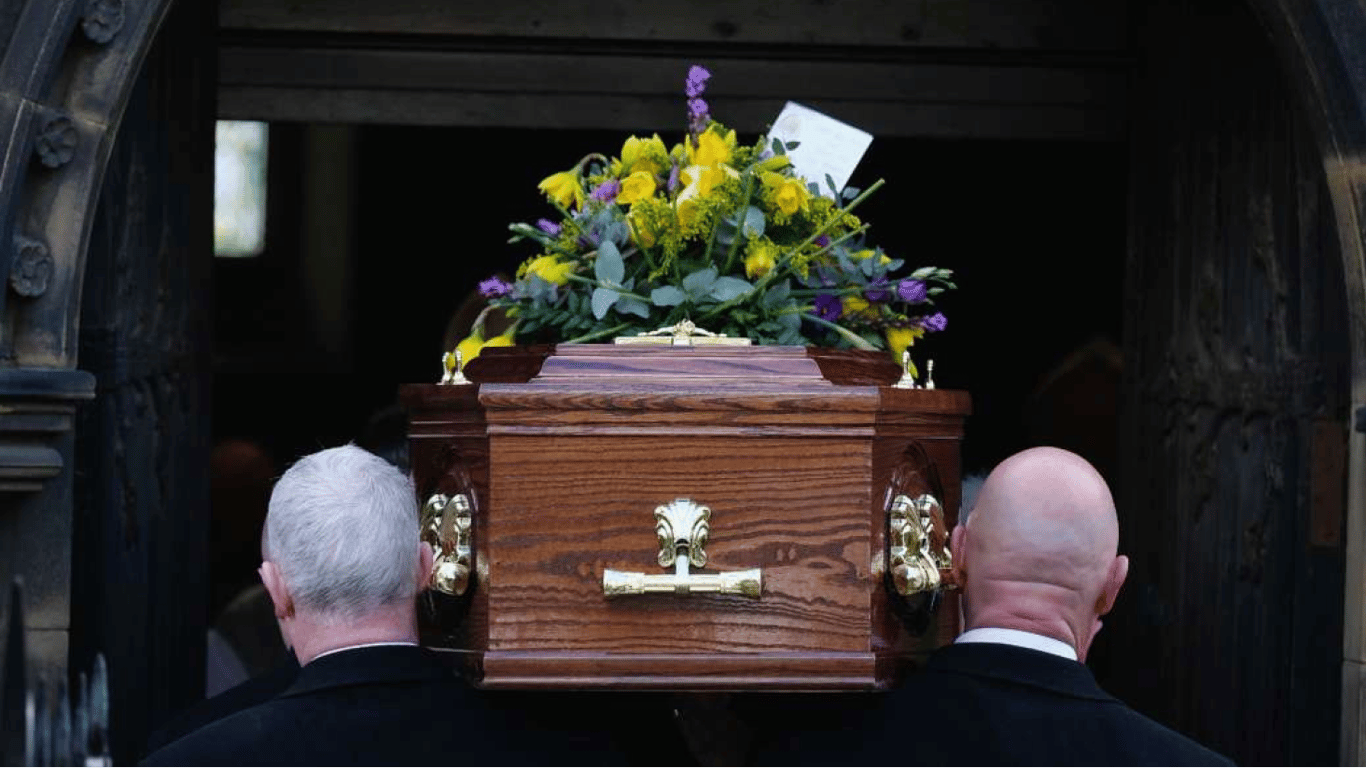 В Бельгии мужчина "воскрес" на своих похоронах, чтобы проучить родных