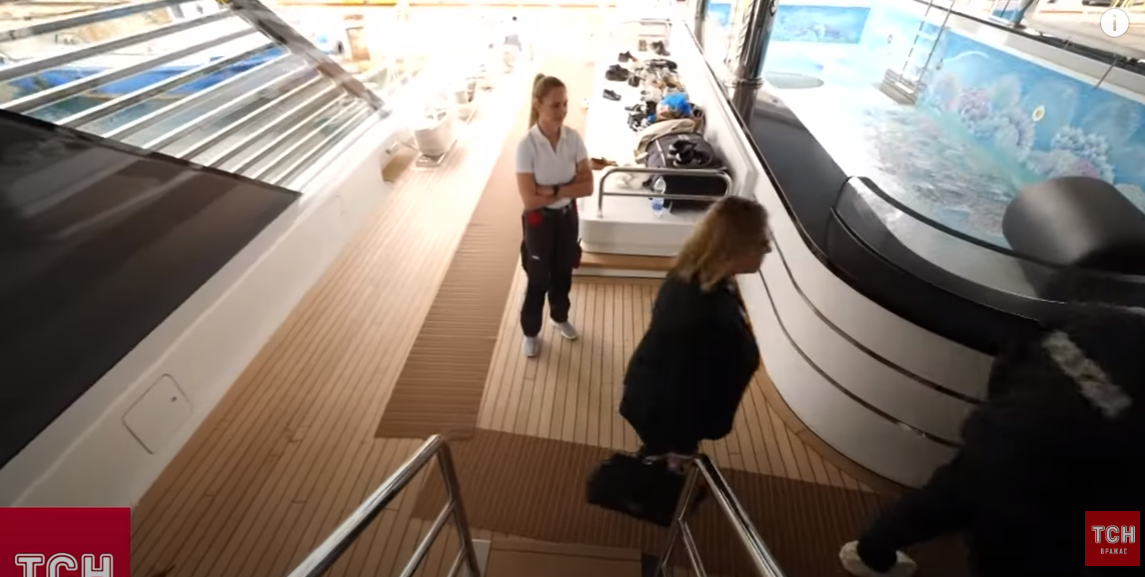 З ліфтом та басейном — як виглядає 92-метрова яхта Медведчука — відео - фото 1
