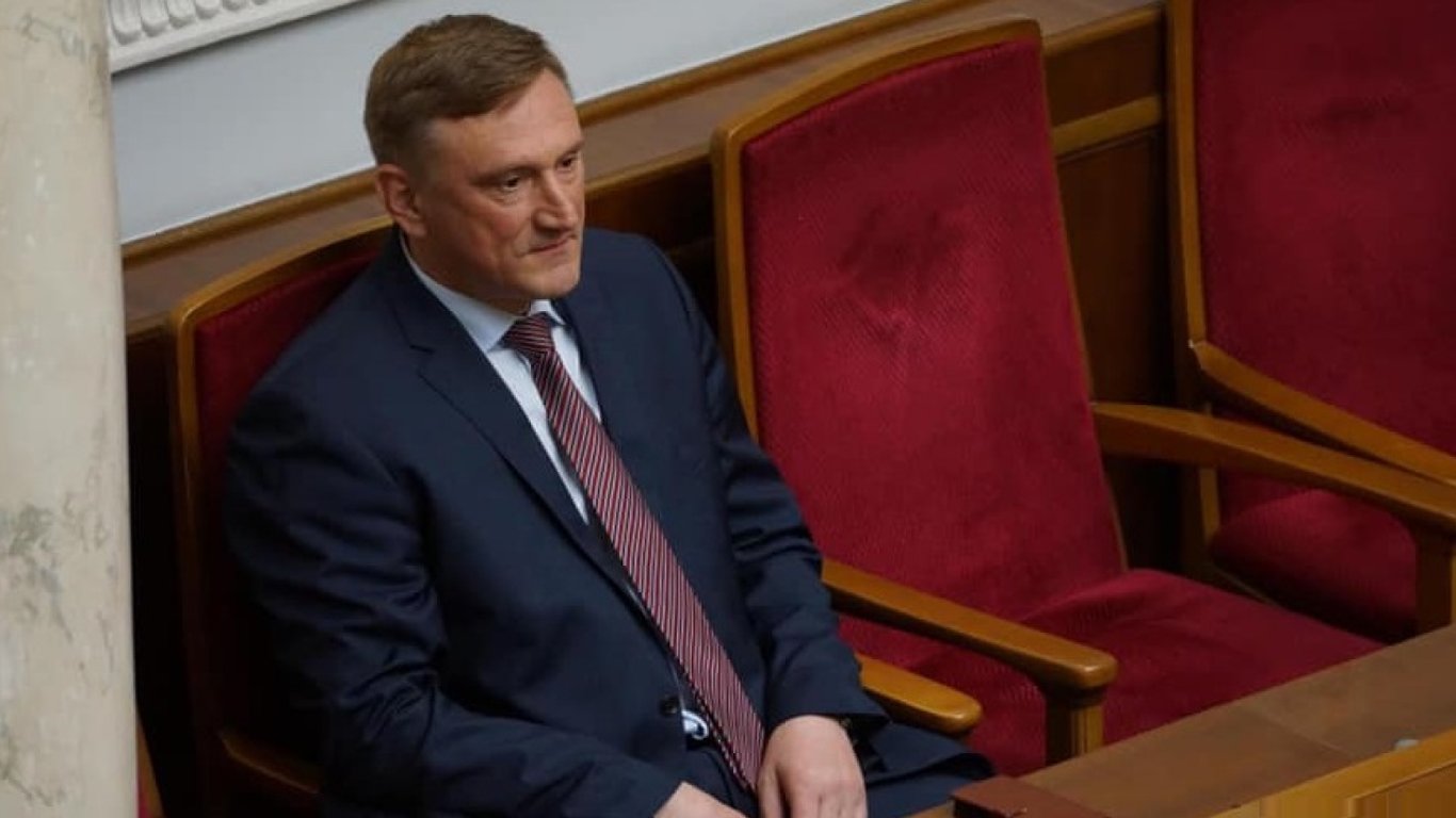 Депутат Андрій Аксьонов написав заяву про складання мандата