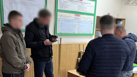 На Львовщине разоблачили чиновников, заставивших подчиненных строить себе дачу - 290x160