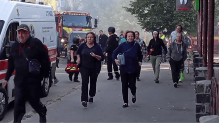 Загинуло семеро — з'явилося відео перших хвилин удару "Шахедів" по Сумах - 290x166