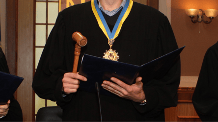 Закарпатець переправляв чоловіка за кордон — суд його виправдав - 290x160