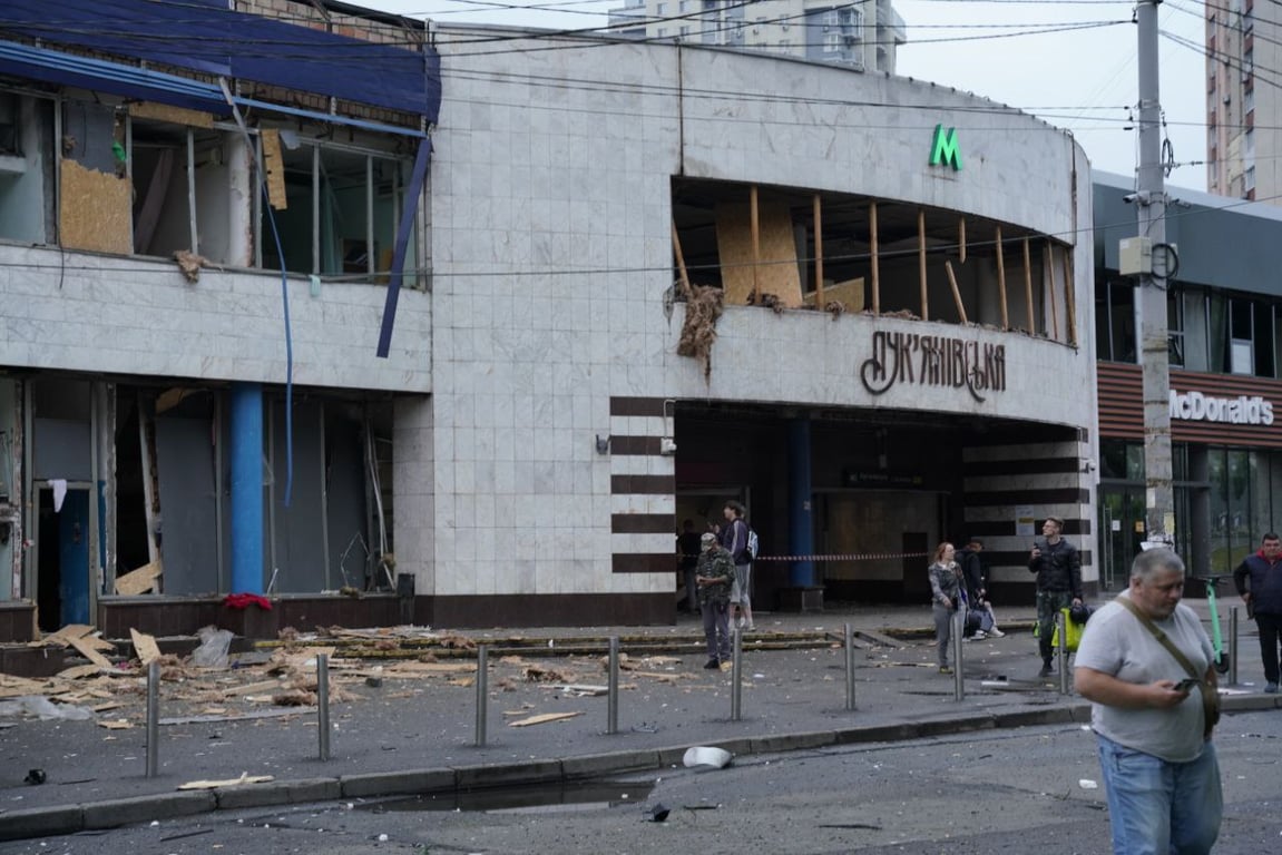 У Києві збільшилась кількість жертв — метро Лук'янівська зачинена - фото 1