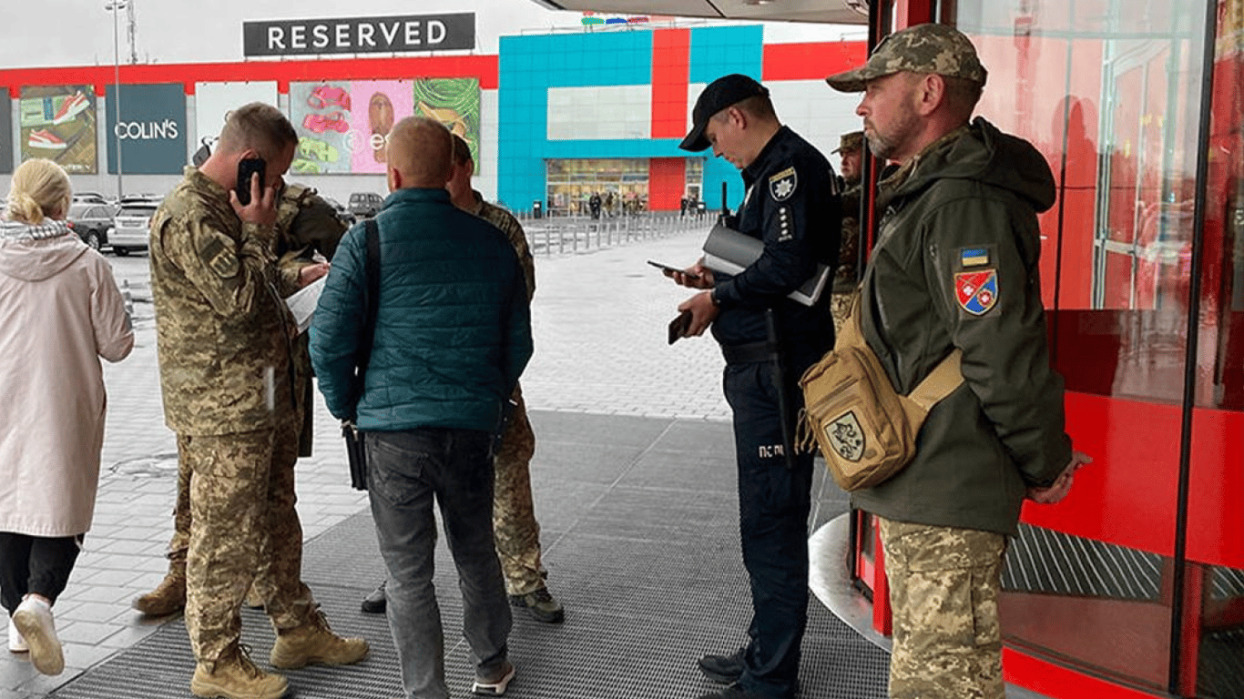 Задержание группой оповещения ТЦК - каких военнообязанных не имеют права задерживать