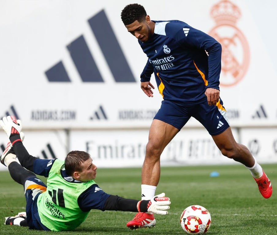 Андрей Лунин