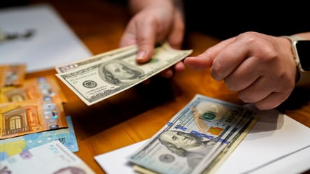 Курс долара та євро в Україні: одна з валют почала зміцнюватися на ринку - 285x160