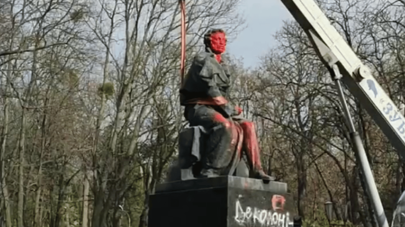 В Киеве предложили интересную замену на место демонтированного памятника Пушкину