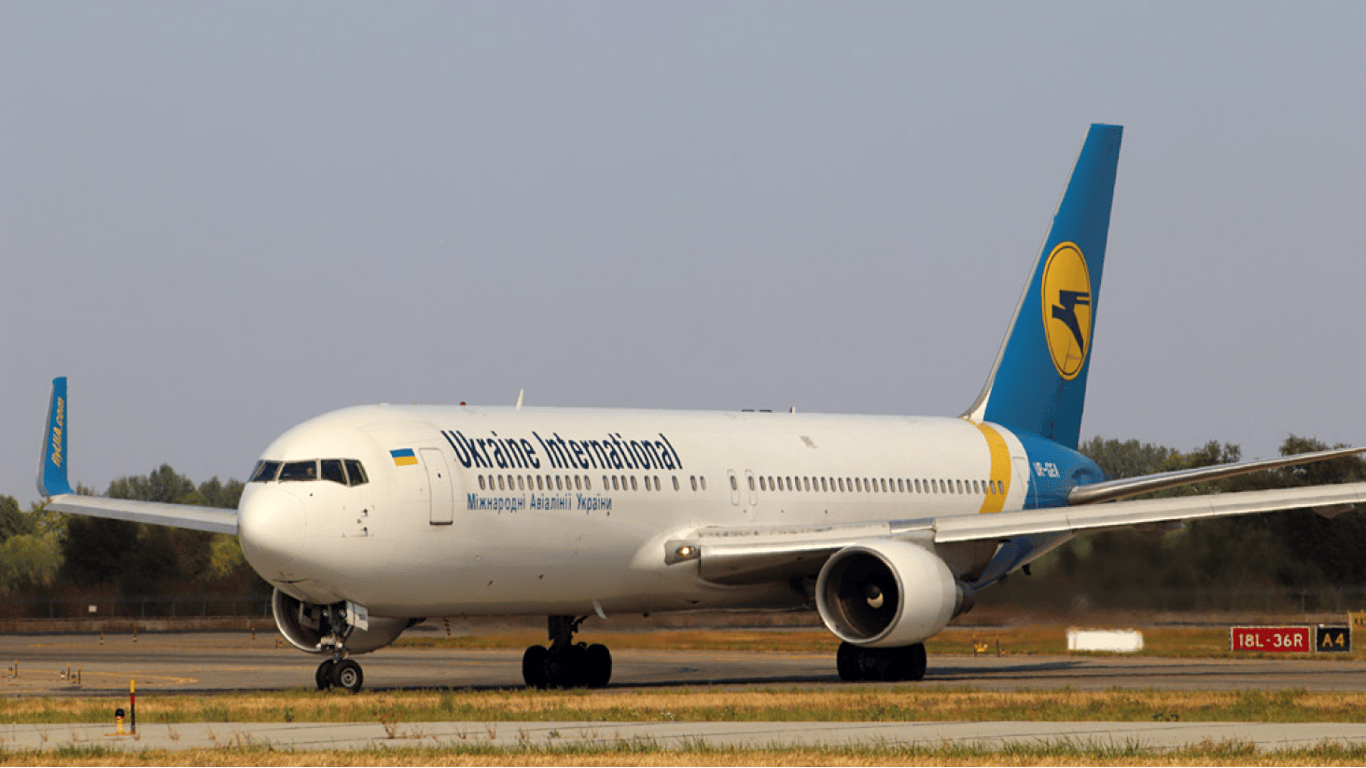 Два украинских самолета возобновили полеты в Европе: что известно