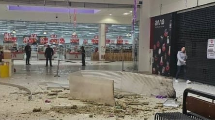 РФ днем атаковала ТРЦ в Одессе: последствия вражеского удара - 290x160