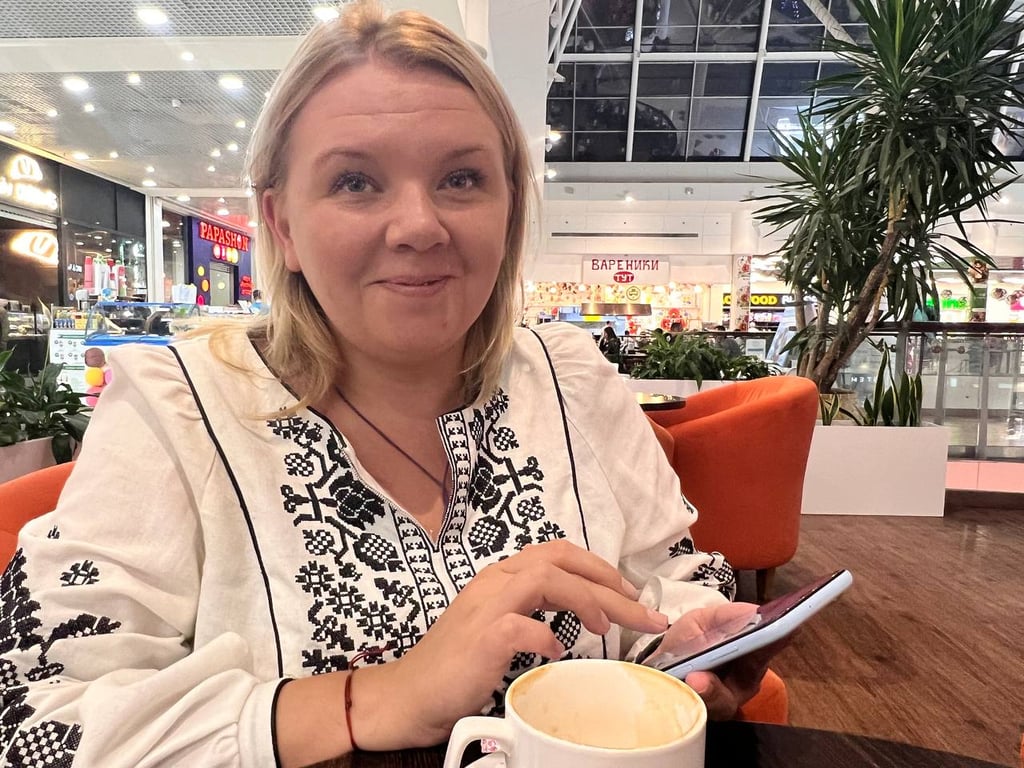 Олена Рекус в кафе. Фото: Новини.LIVE