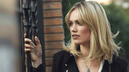 How to wear curtain bangs — 2025 must-have hair trend - 285x160