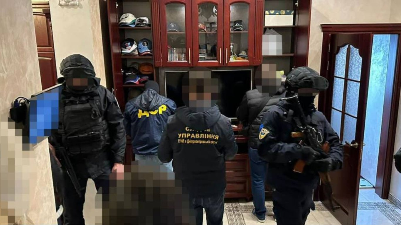 У Дніпропетровській області викрито шахраїв сall-центрів, які ошукували людей з ЄС