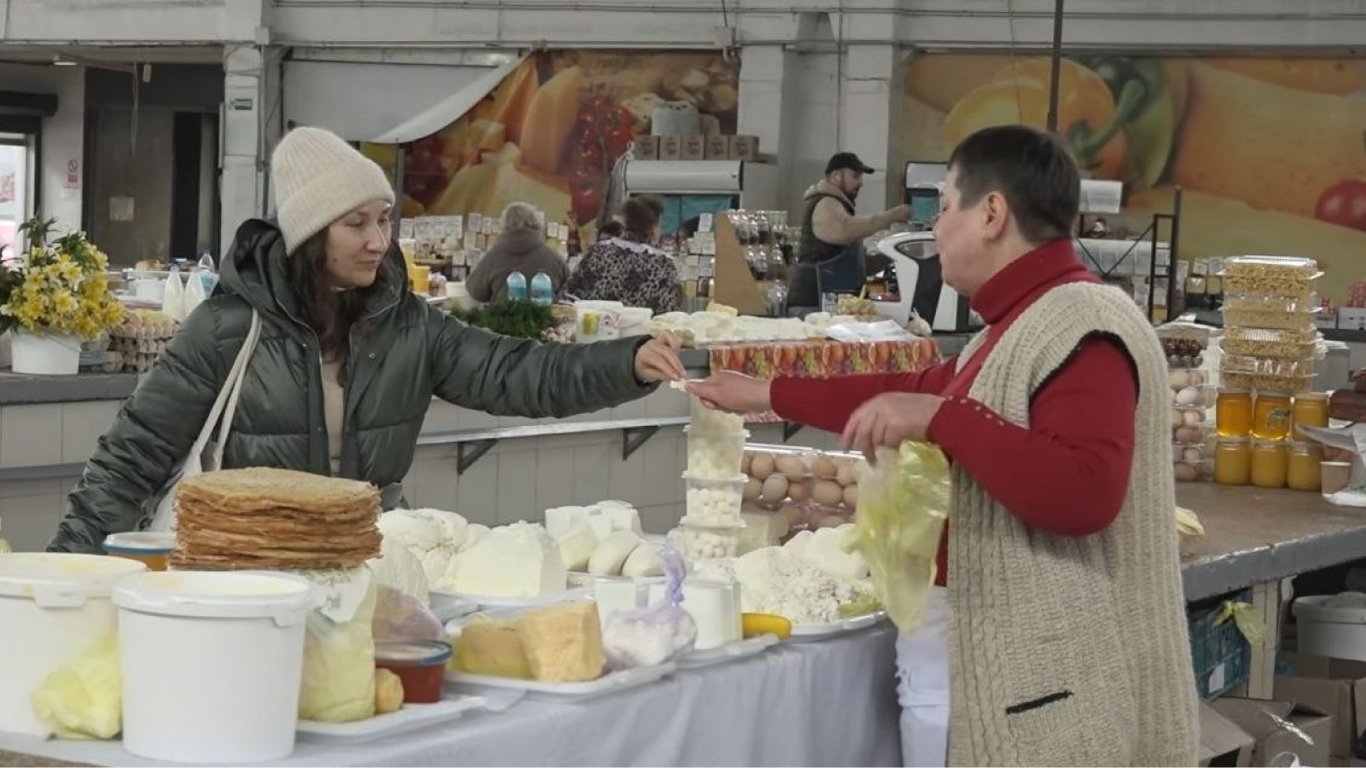 Молочні продукти на одеських ринках: ціни перед Великоднем