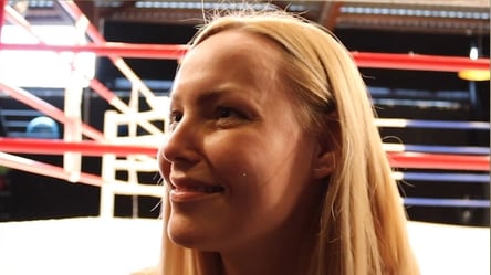 Колишня чемпіонка з боксу стала ісламістською інфлюенсеркою - 285x160