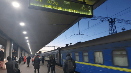 В УЗ розповіли, чи курсують нині вагони-ресторани в потягах - 290x160