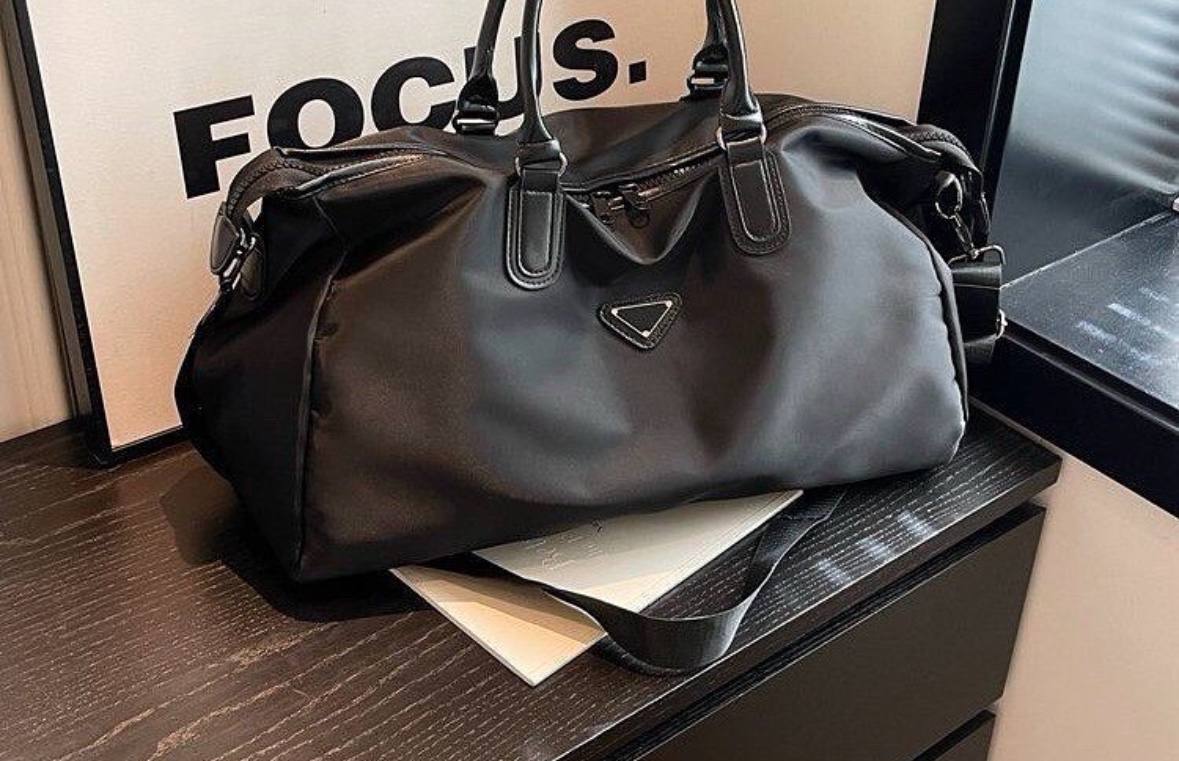 Велика сумка для тих, хто звик брати багато речей з собою