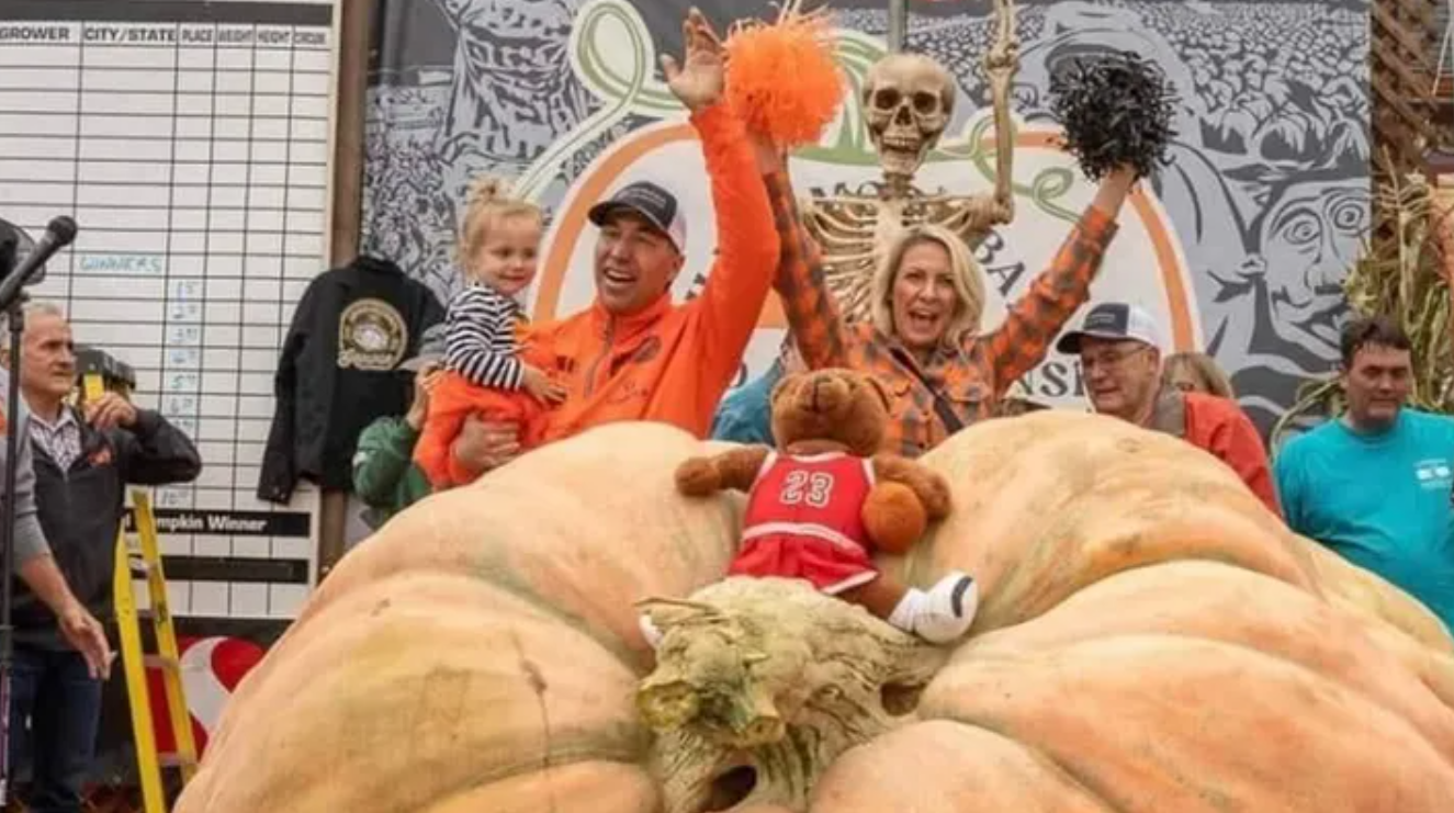 Тревис Джинджер на Чемпионате мира по тыквам в Калифорнии