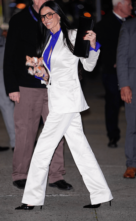 Demi Moore showed the most stylish pantsuit of winter 2025 - photo 2