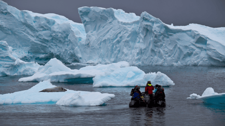 В Антарктиді та Гренландії почали стрімко танути льодовики: вчені попередили про неминуче - 285x160