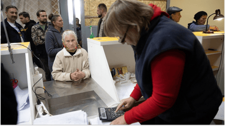 Новые правила для украинцев 60+ — что изменится с 1 января 2026 - 285x160