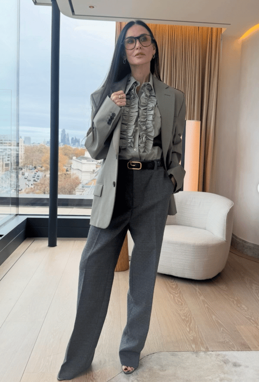 Модный образ для женщины 60+ — вдохновляемся Деми Мур - фото 2