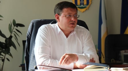 Мэру Броваров вручили повестку во время заседания горсовета - 285x160