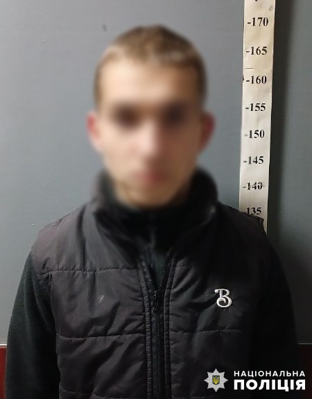 Затримання юнака, який підпалив взуттєвий магазин у Києві