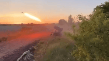 На Харьковщине пограничники в очередной раз нанесли удар по позициям оккупантов — видео - 285x160