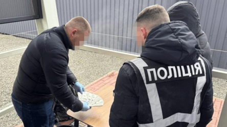 Работа в СБУ за 10 тысяч долларов — в Одессе накрыли схему - 285x160