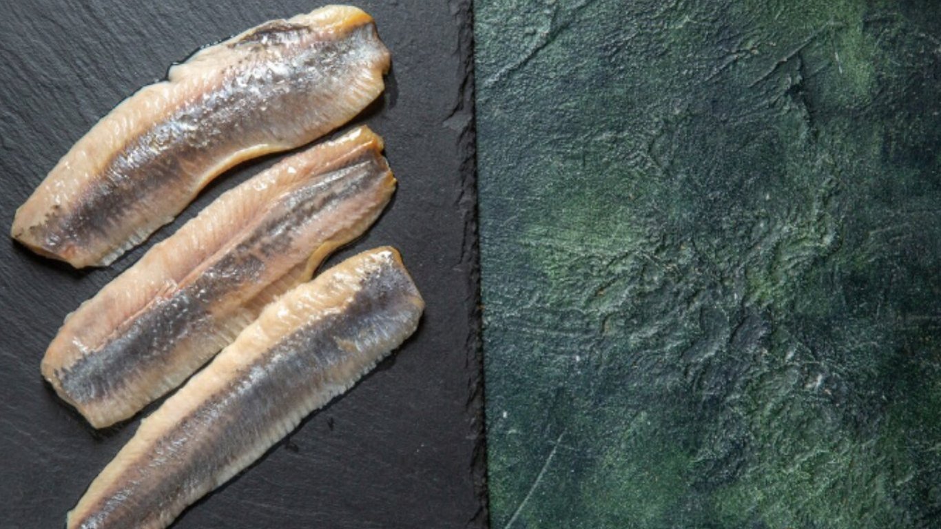 Рецепт за 4 хвилини: закуска з оселедця смачніша за червону ікру