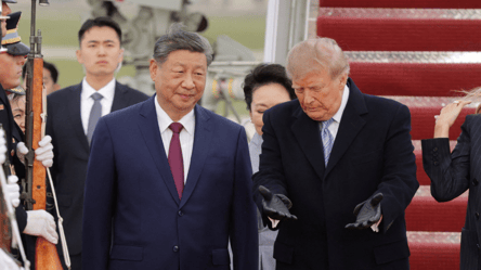 Трамп особисто зустрів Сі Цзіньпіна в аеропорту - 304x171
