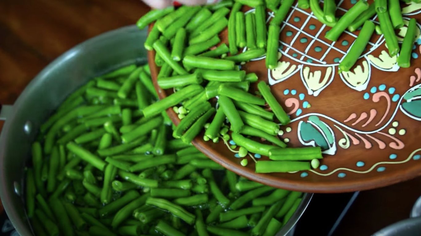 заготівля молодої спаржевої квасолі на зиму 