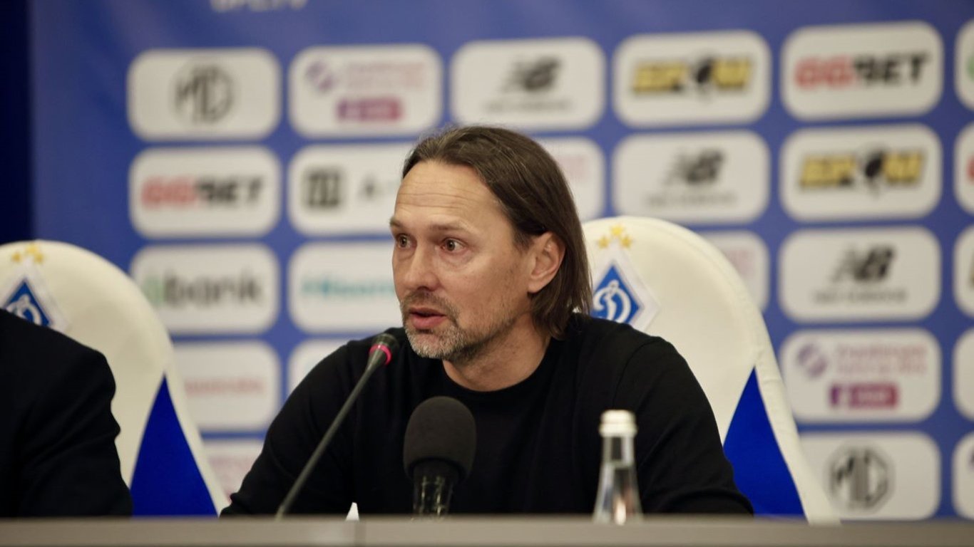 Тренер Динамо Костюк вступив у перепалку з фанатами Буковини