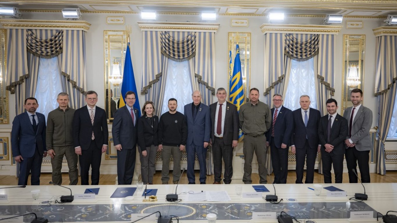 Зеленский встретился с делегацией Конгресса США в Киеве — о чем говорили