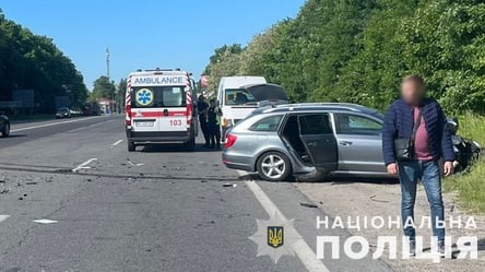 Во Львовской области столкнулись два легковых автомобиля — есть пострадавшие - 290x160