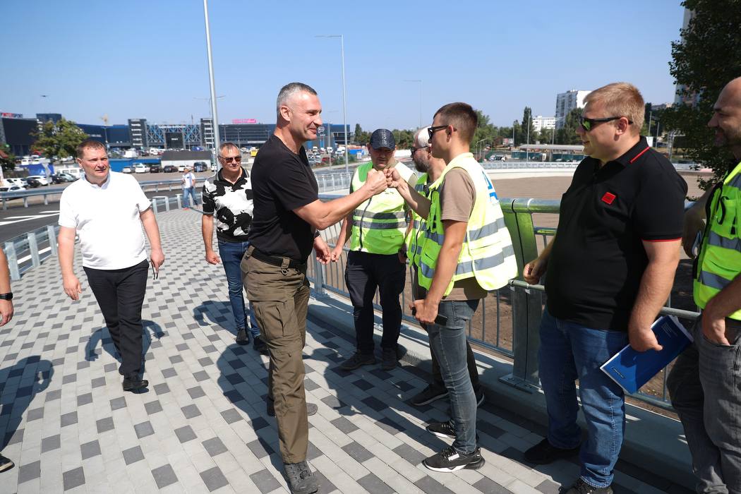 Виталий Кличко на открытой транспортной развязке на Оболони. Фото: Виталий Кличко/Telegram