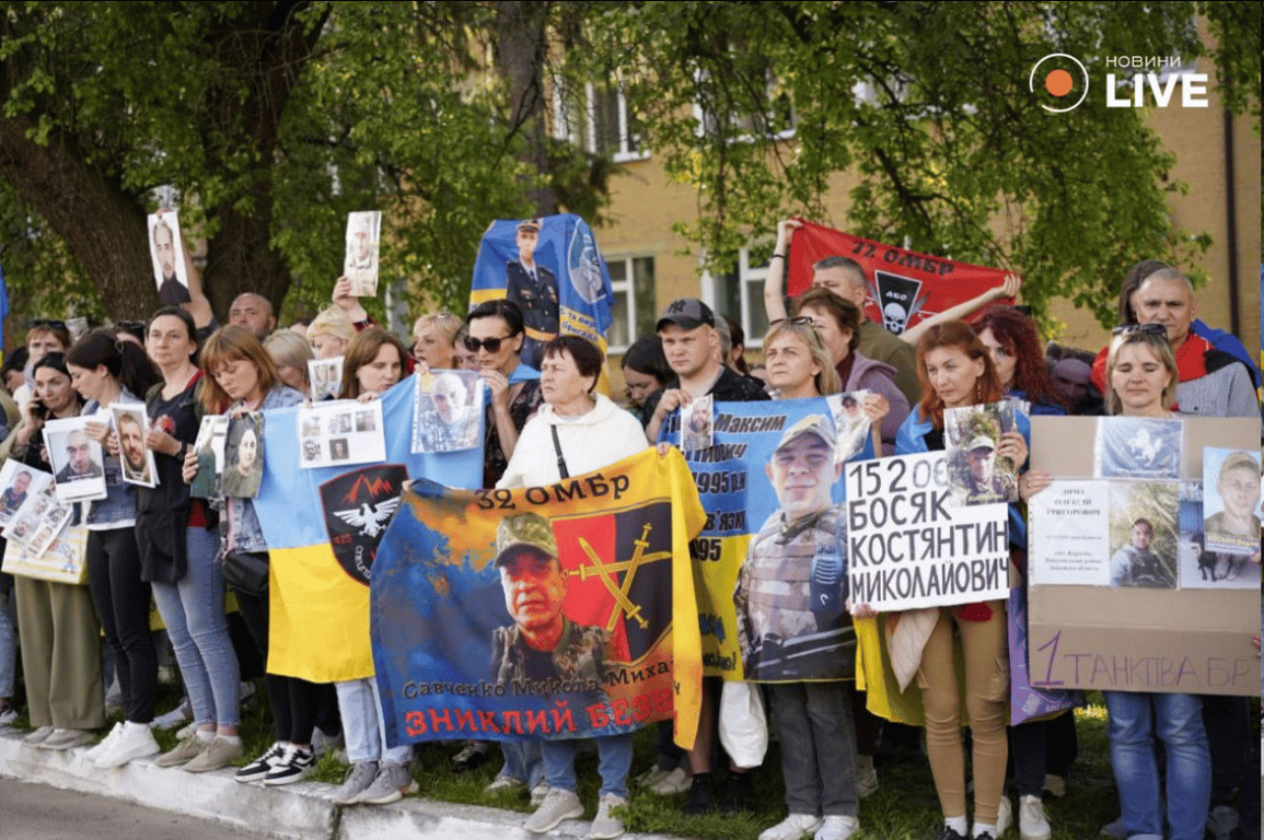 How Ukrainians met heroes from Russian captivity - photos - photo 3