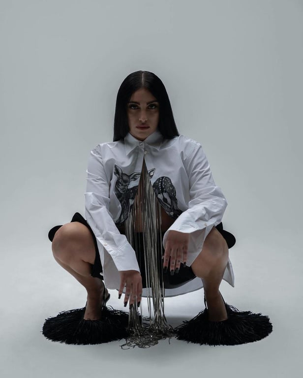 Донька Мадонни топлес