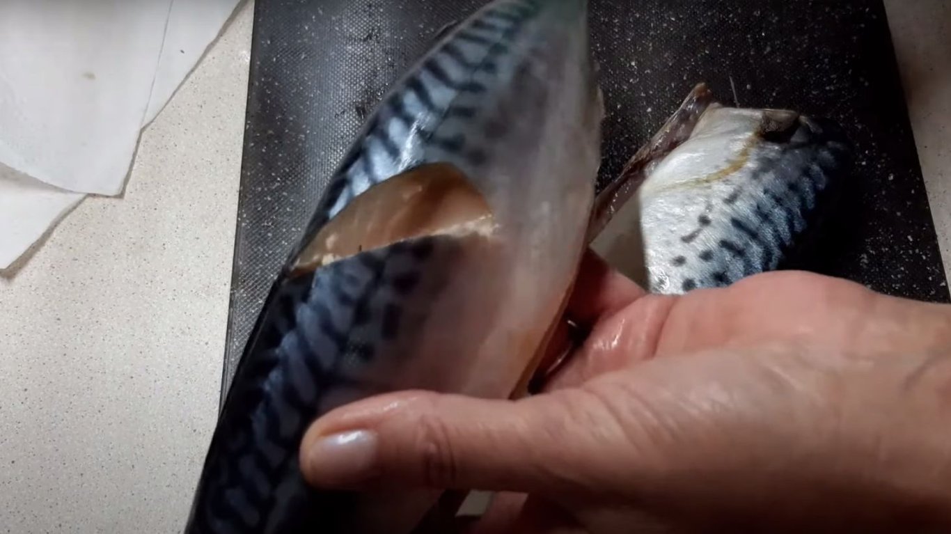 как быстро засолить скумбрию дома