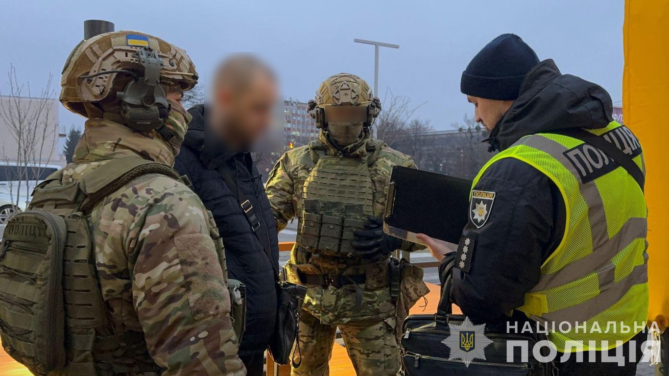 поліція і підозрюваний