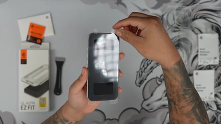 Звичайні захисні плівки "вбивають" екран iPhone 17 — дослідження - 285x160