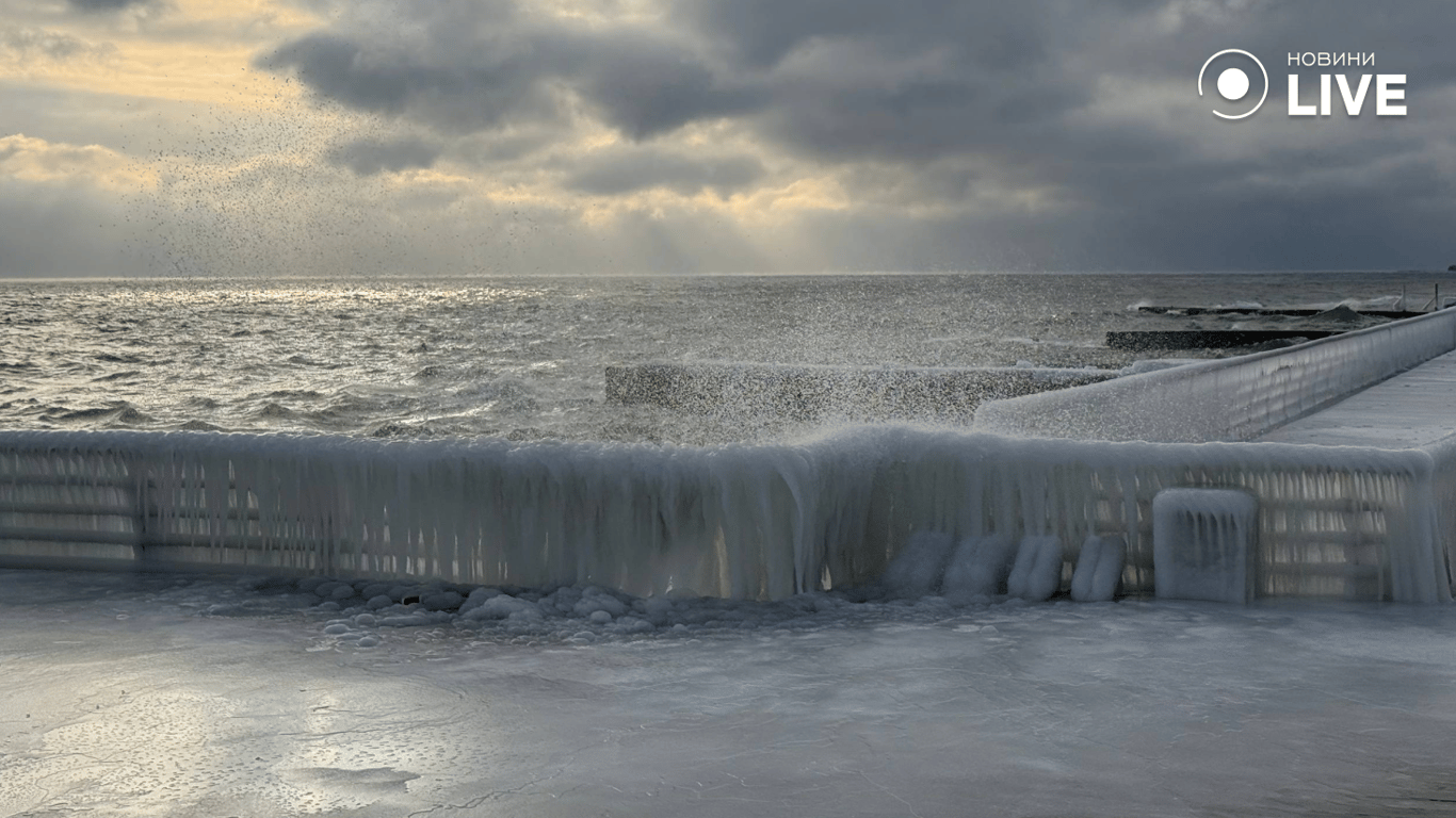 Пляж Ланжерон в льоді