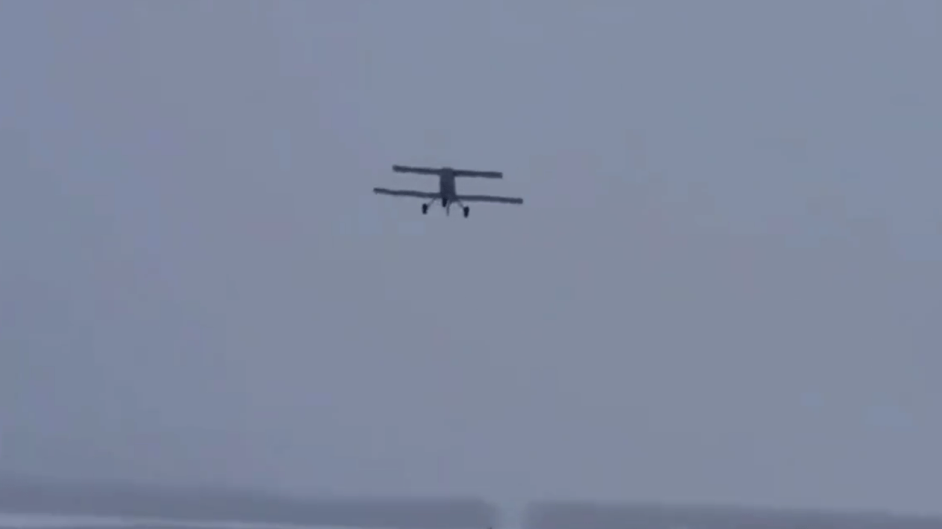 В сети показали тестовый полет украинского дрона-камикадзе