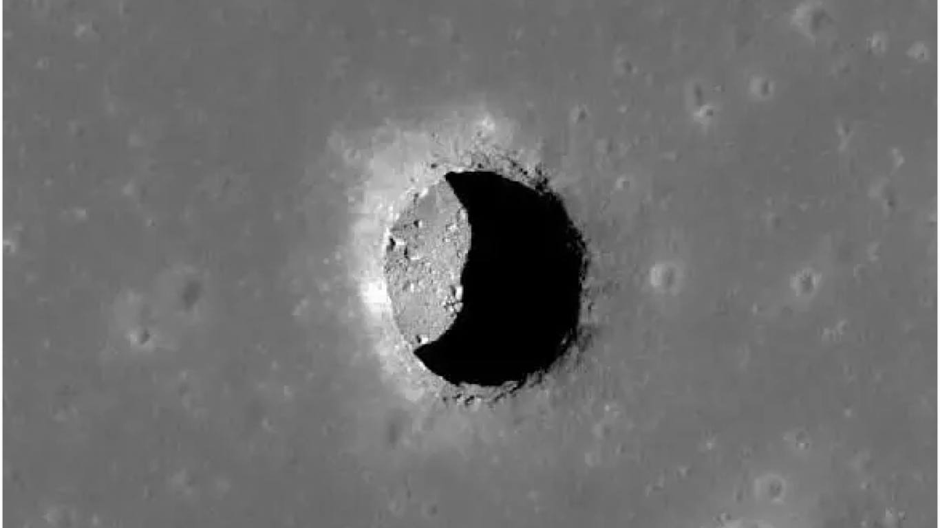 На Луне обнаружили пещеру, идеальную для постоянной базы людей