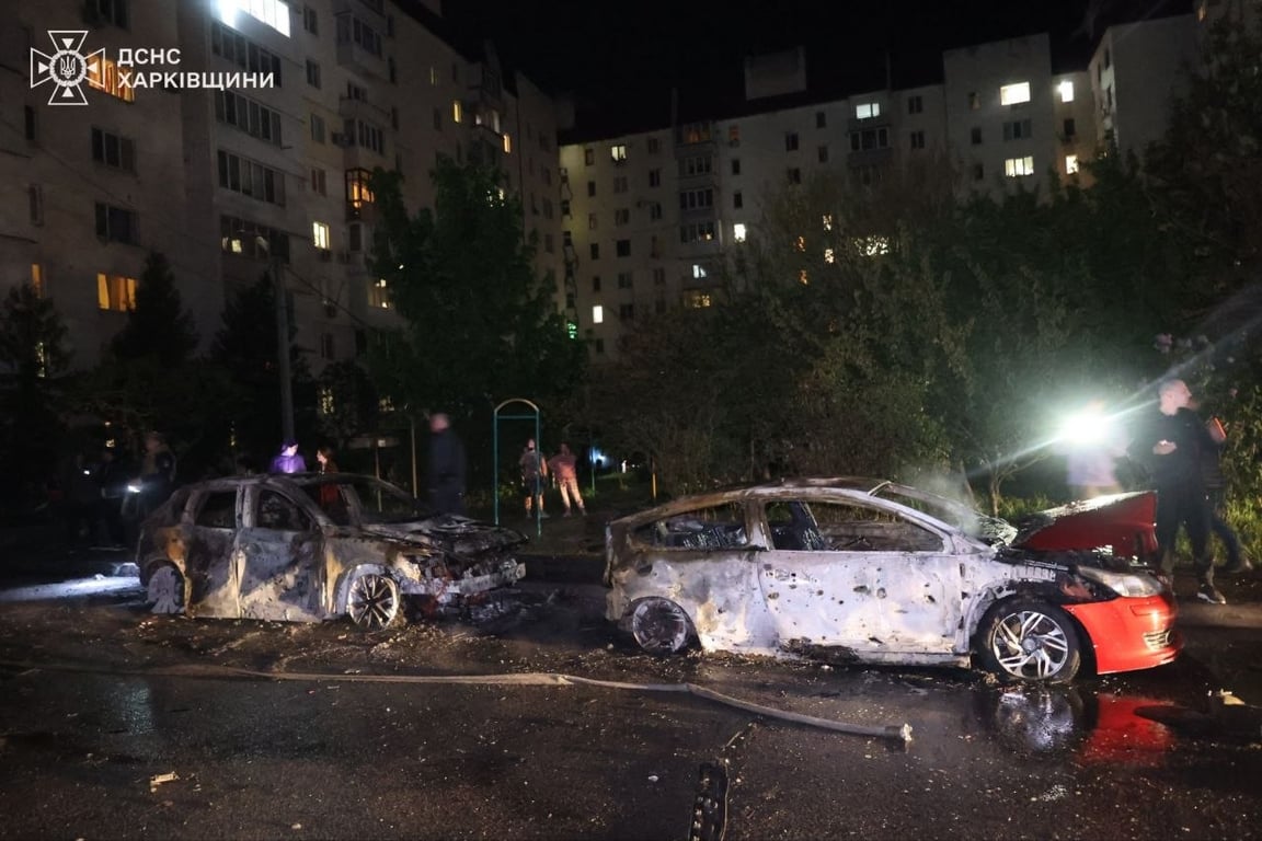 Згорілі автівки у Харкові