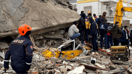 Кількість загиблих внаслідок землетрусів у Туреччині та Сирії зросла - 285x160