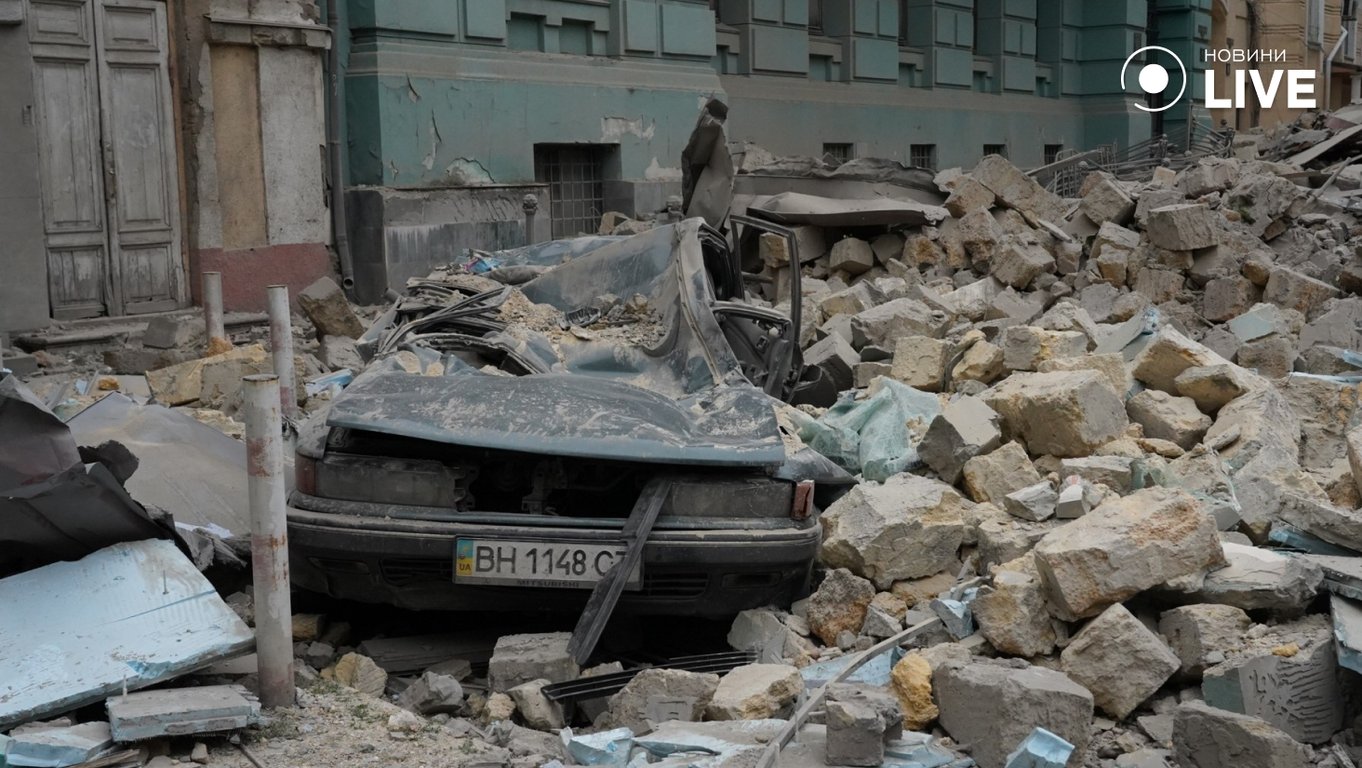 Фоторепортаж до третьої річниці обстрілу Одеси